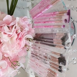 *NWT* Ultra Luxurious Make up brush set
